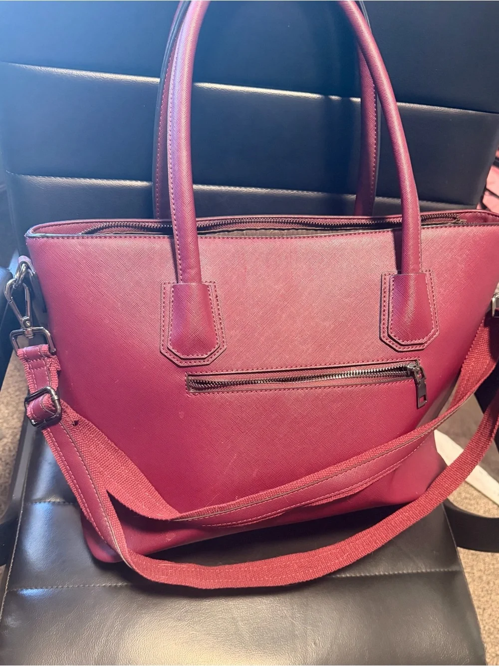 Women's Structured Tote Bag in Burgundy